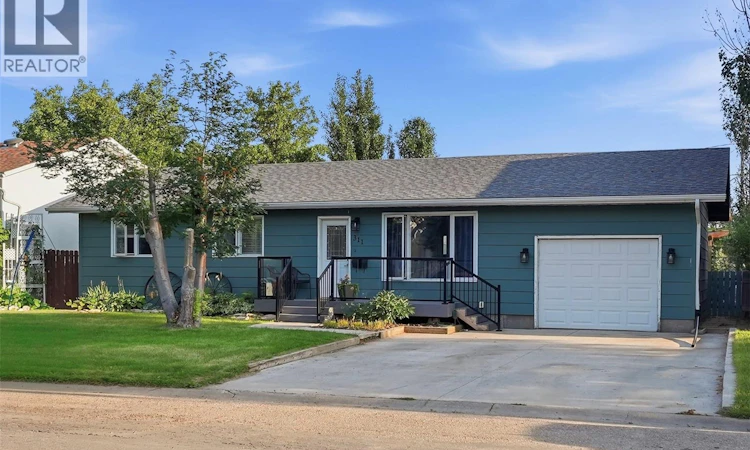 311 Loeppky Avenue