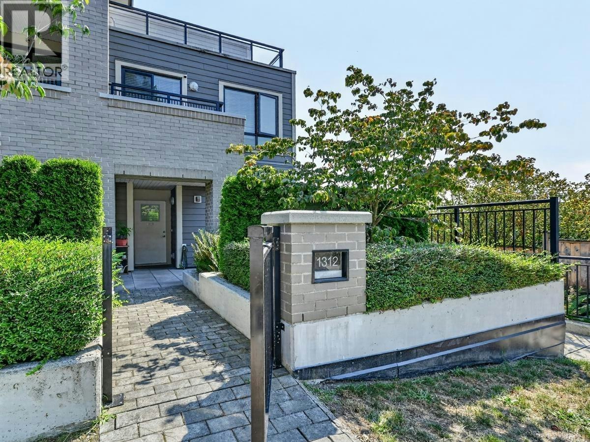 1312 Fifth Avenue, New Westminster, BC, V3M 0K5