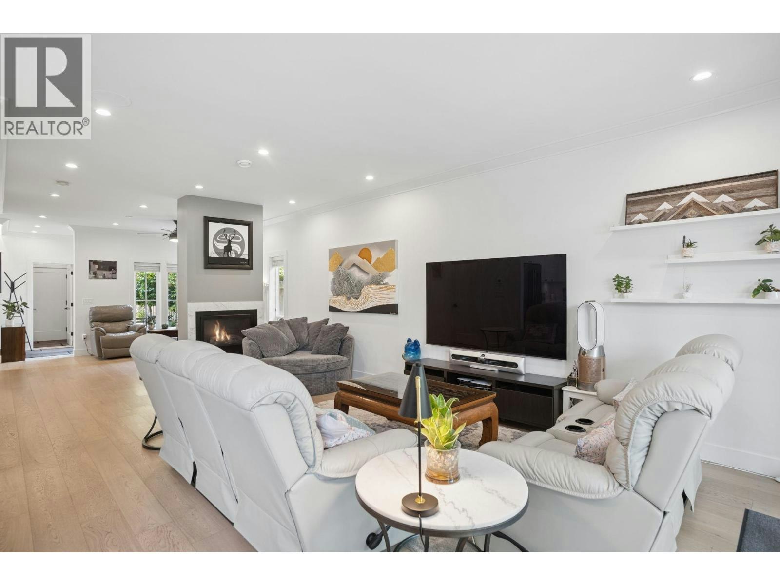 3751 Garry Street - 4