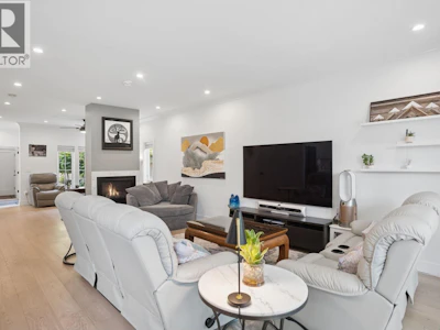 3751 Garry Street - 4