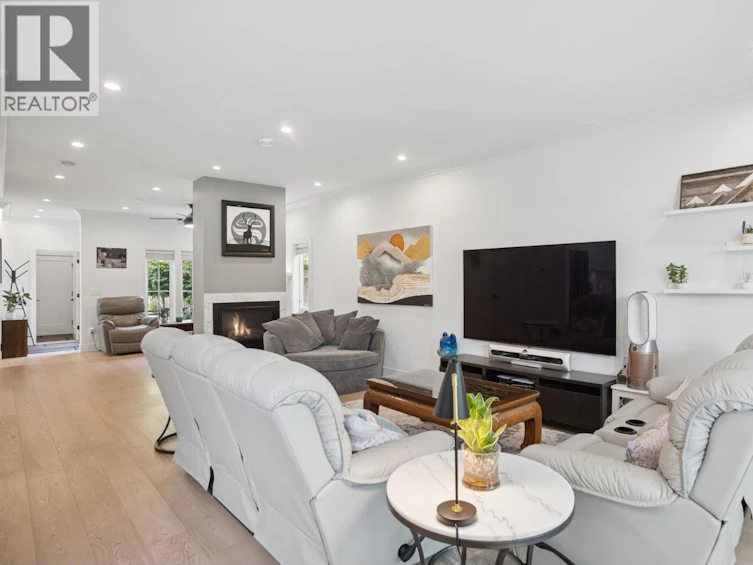 3751 Garry Street, Richmond, BC, V7E 2T6 - 4