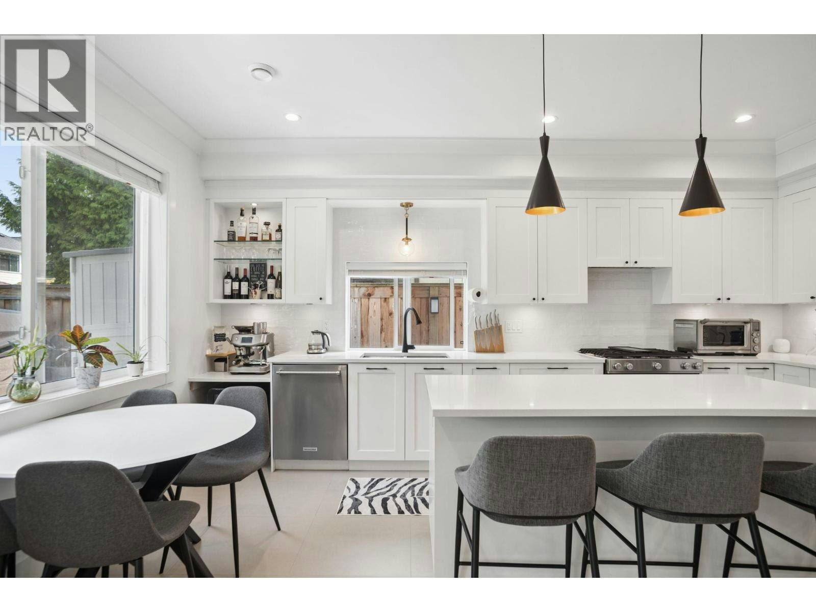 3751 Garry Street, Richmond, BC, V7E 2T6 - 9