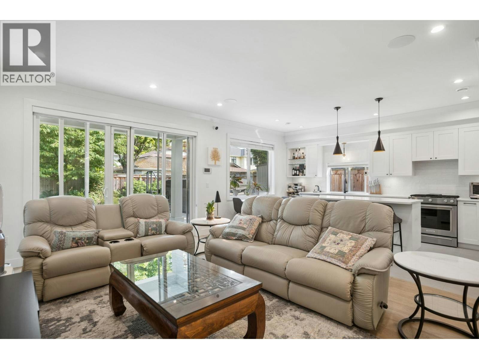 3751 Garry Street, Richmond, BC, V7E 2T6 - 6