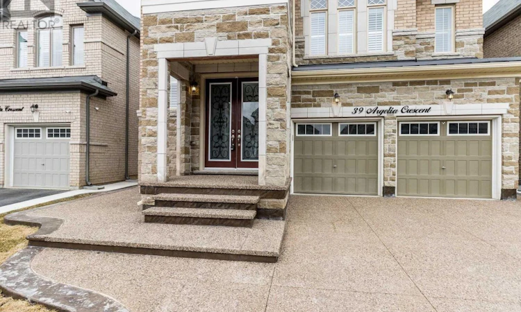 39 Argelia Crescent