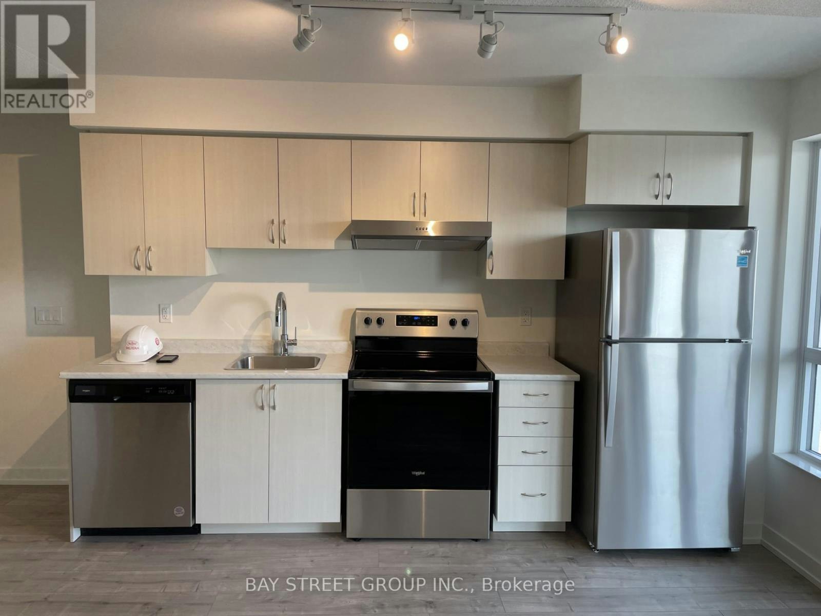 809-10 Wilby Crescent, Toronto, ON, M9N 1E5 - 3