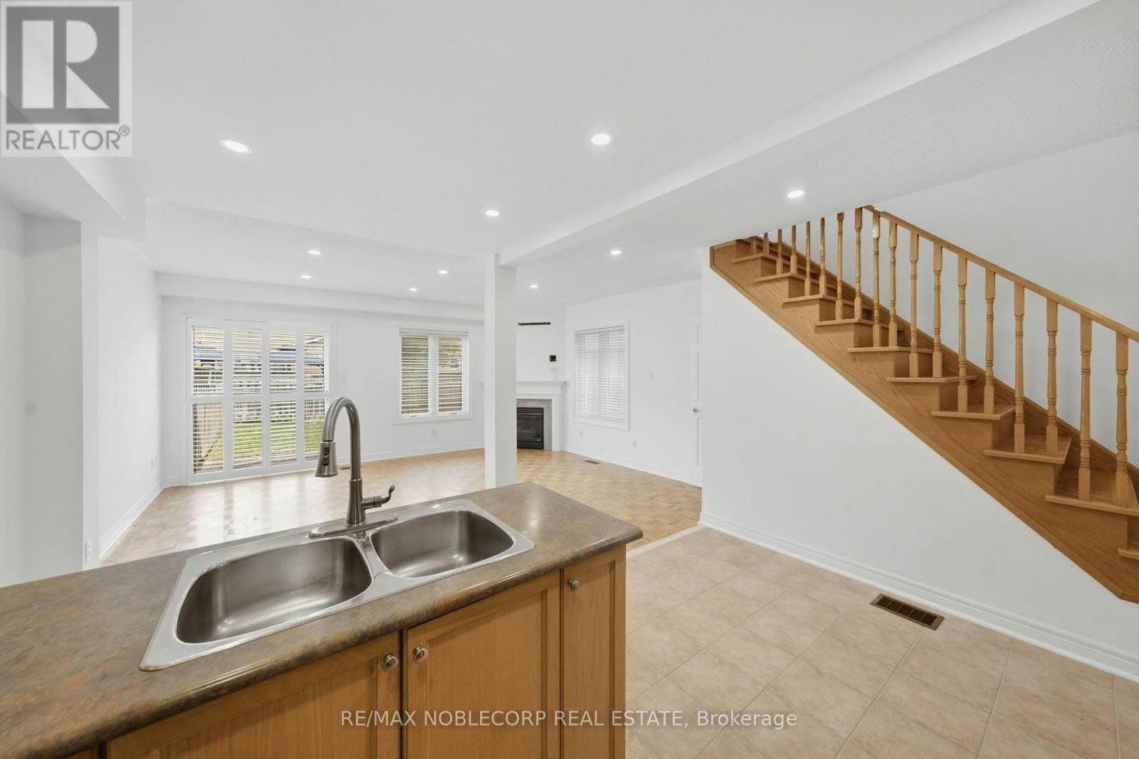 22 Carriage House Road, Caledon, ON, L7E 2H6 - 12