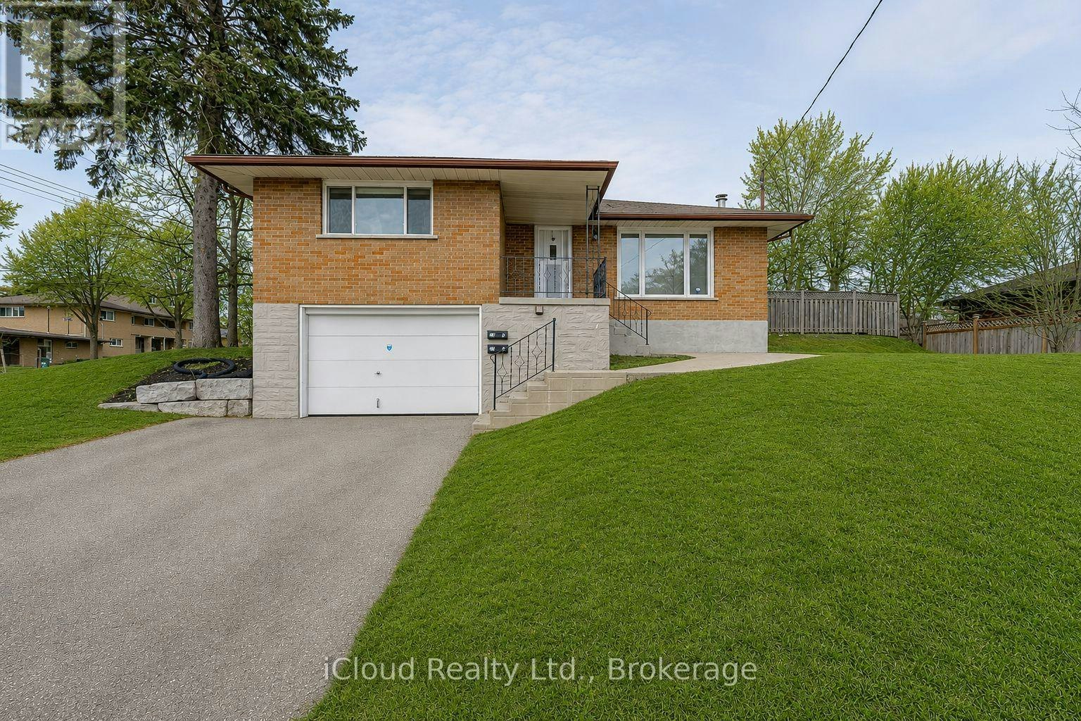 28 Hoffman Street, Kitchener, ON, N2M 3M7