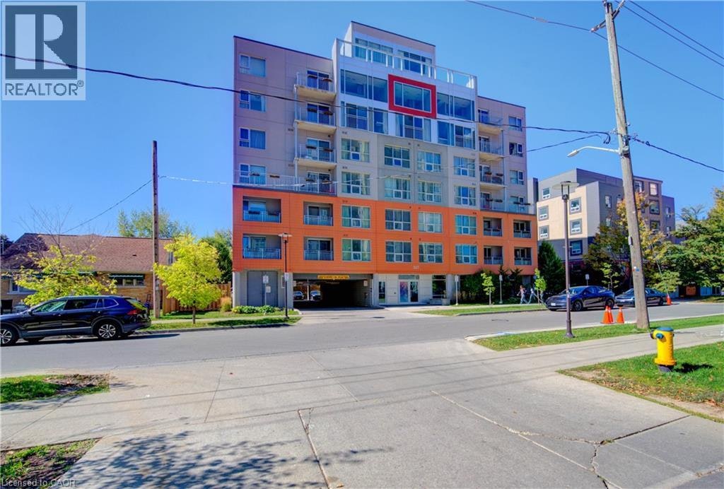 102-321 Spruce Street, Waterloo, ON, N2L 0G4