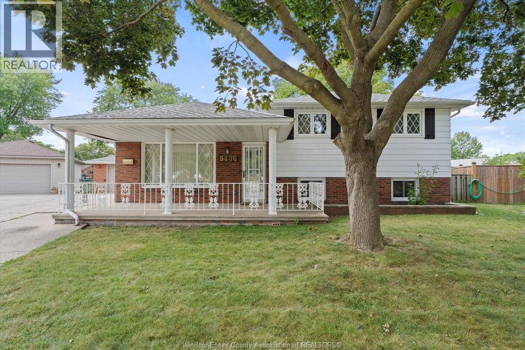 5400 Lyndon Court, Windsor, ON, N8T 1N8