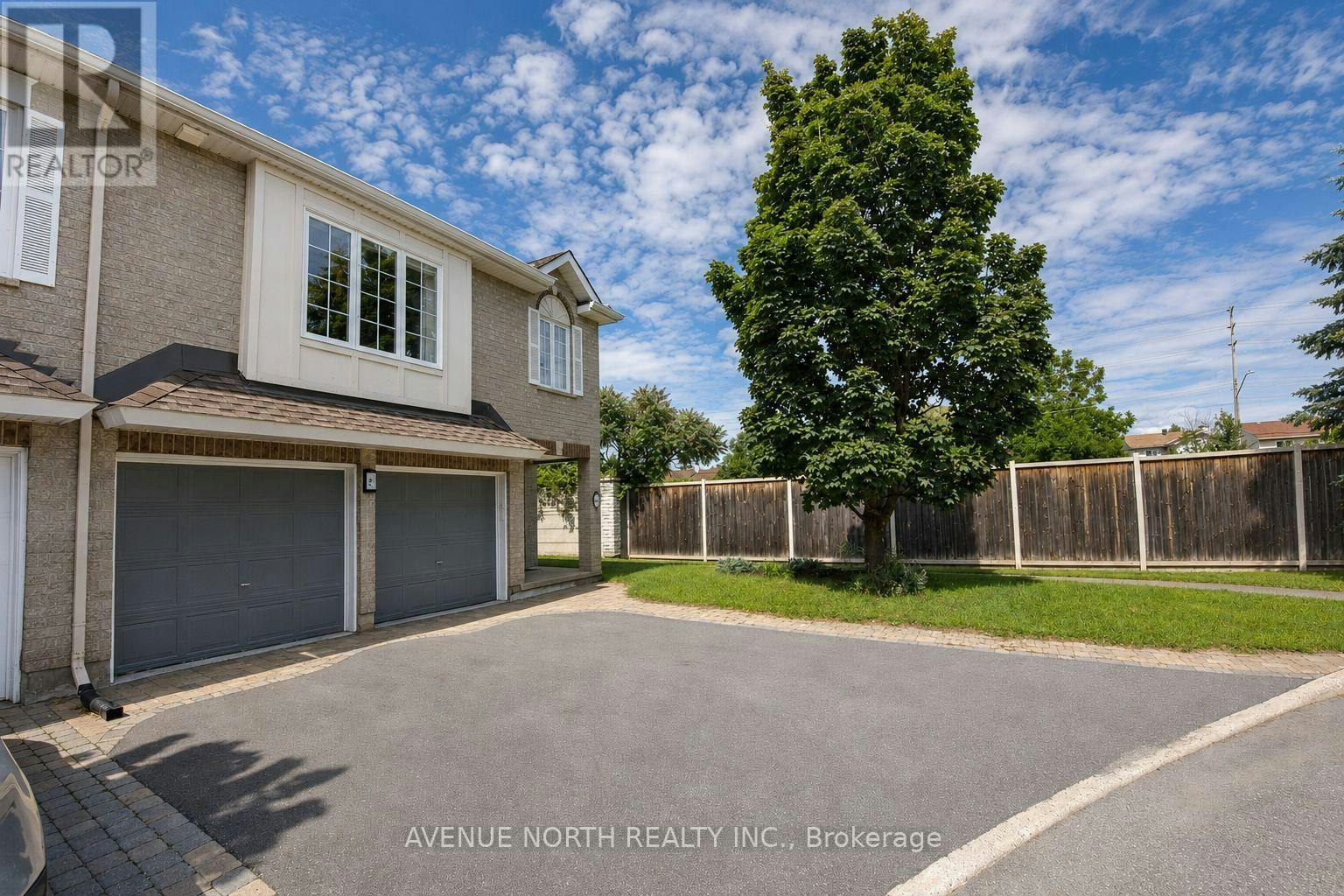 141 Gladeview Private, Ottawa, ON, K1T 4C4