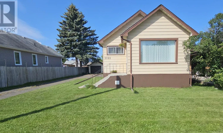 1121 Centre Avenue