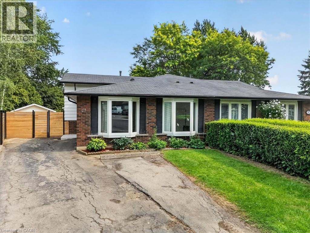 27 Gretna Court, Hamilton, ON, L9C 4V1