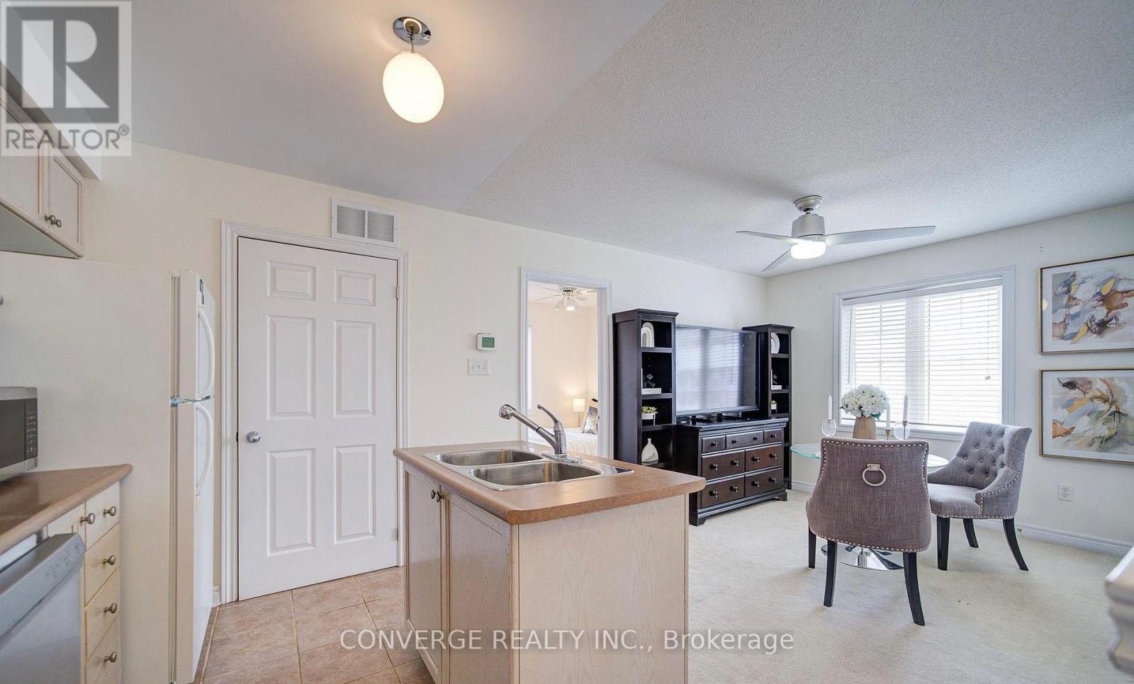 COACH HOUSE-29 Cardrew Street, Markham, ON, L6B 1G2 - 4