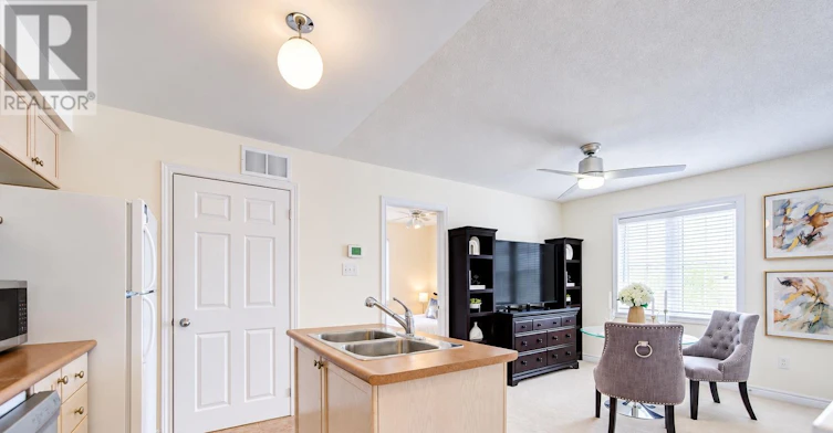COACH HOUSE-29 Cardrew Street, Markham, ON, L6B 1G2 - 2