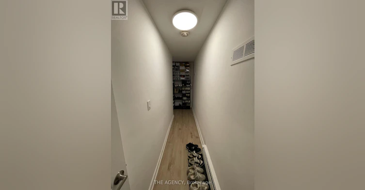 4-2940 Dundas Street W, Toronto, ON, M6P 1Y8 - 2