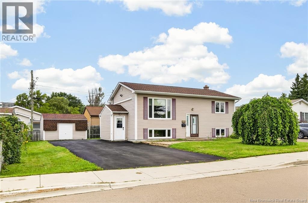 135 Virginia, Dieppe, NB, E1A 5N3