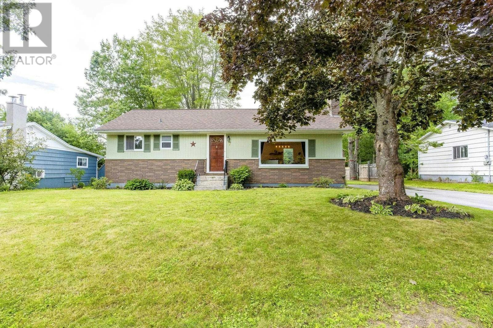7 Oakland Drive, Middleton, NS, B0S 1P0