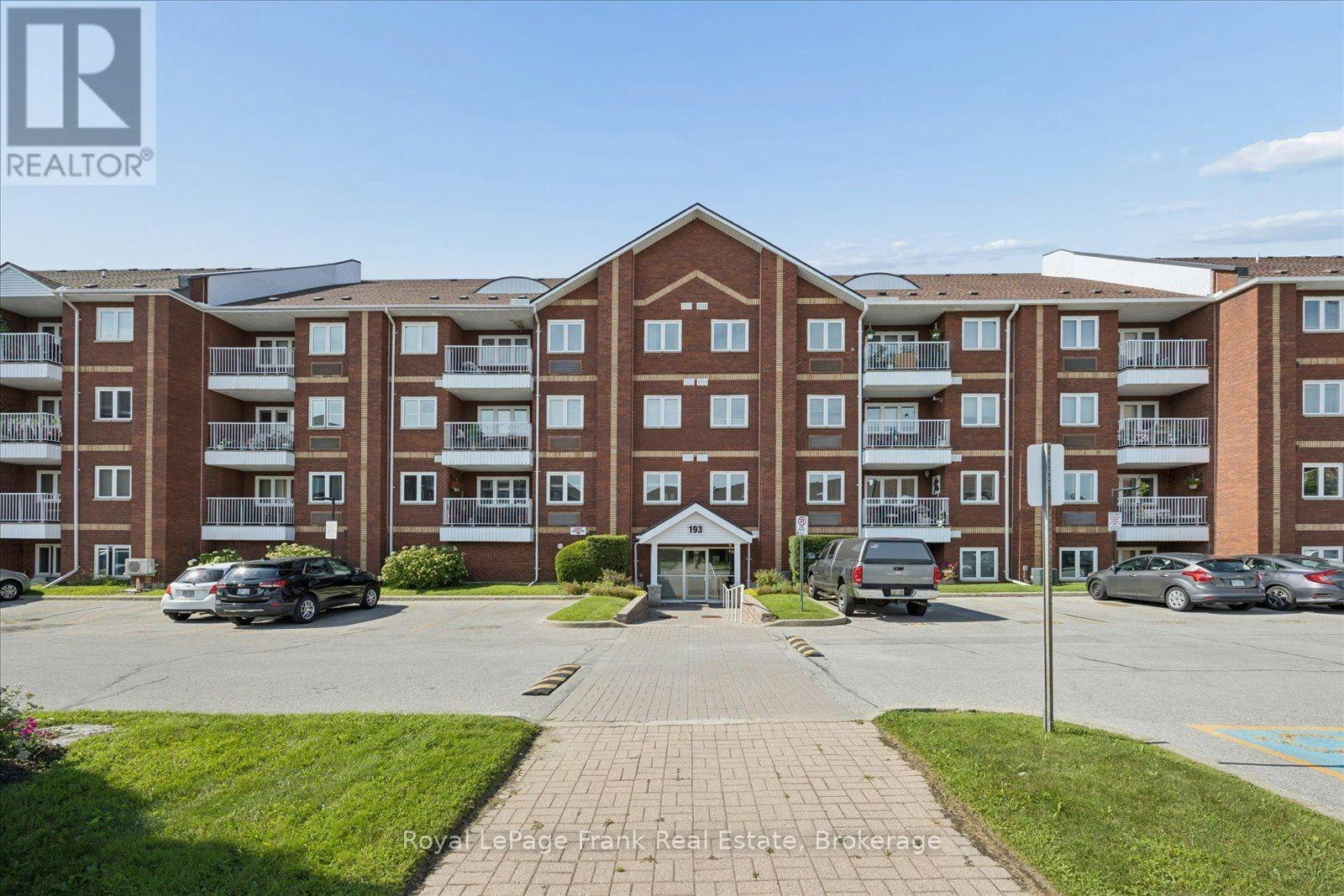 210-193 Lake Driveway Drive W, Ajax, ON, L1S 7H8