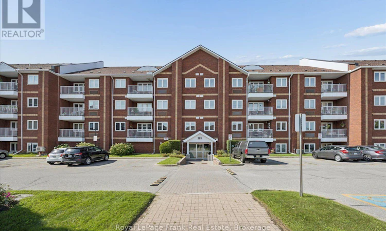210-193 Lake Driveway Drive W