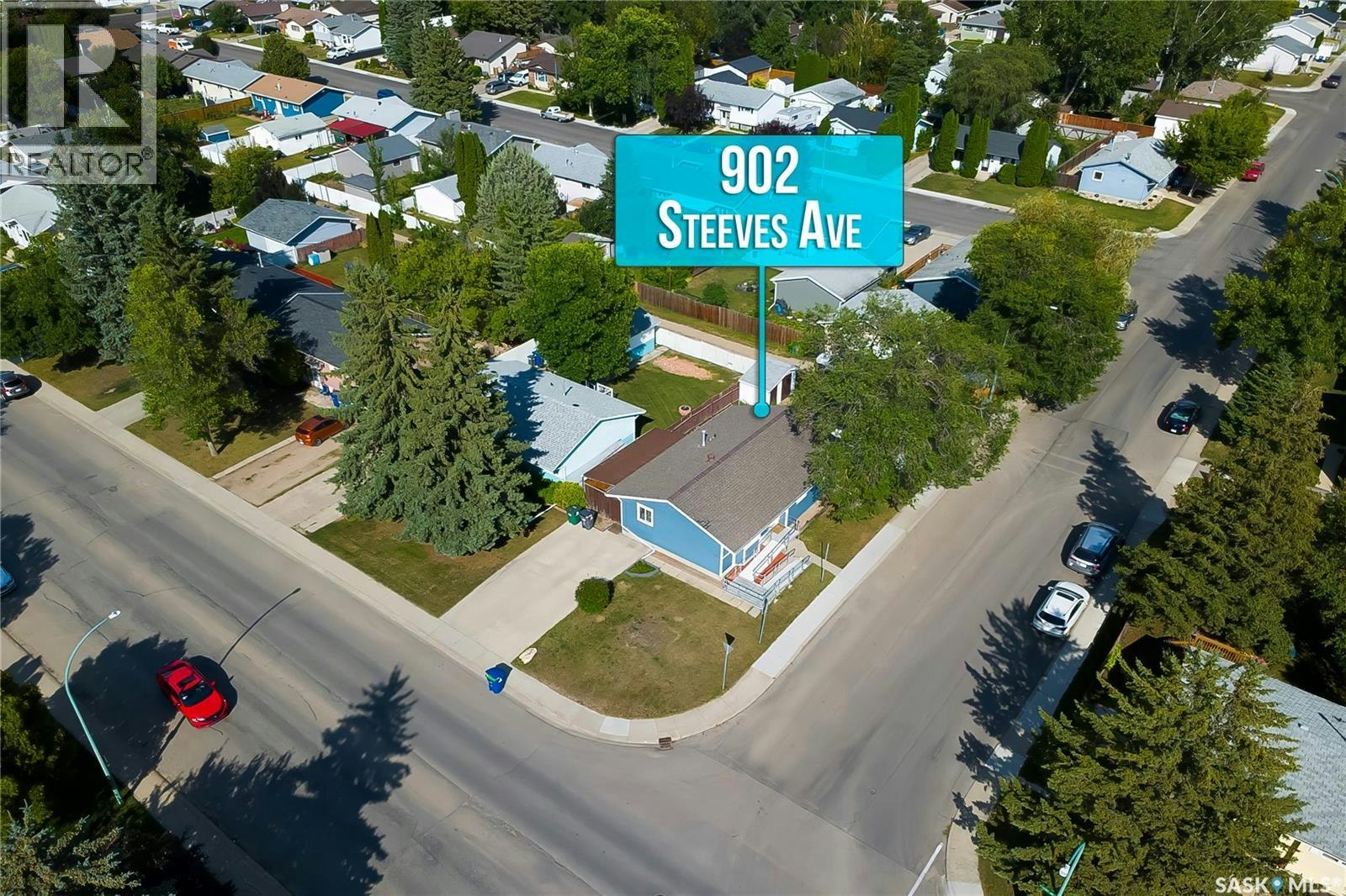 902 Steeves Avenue, Saskatoon, SK, S7L 5N4