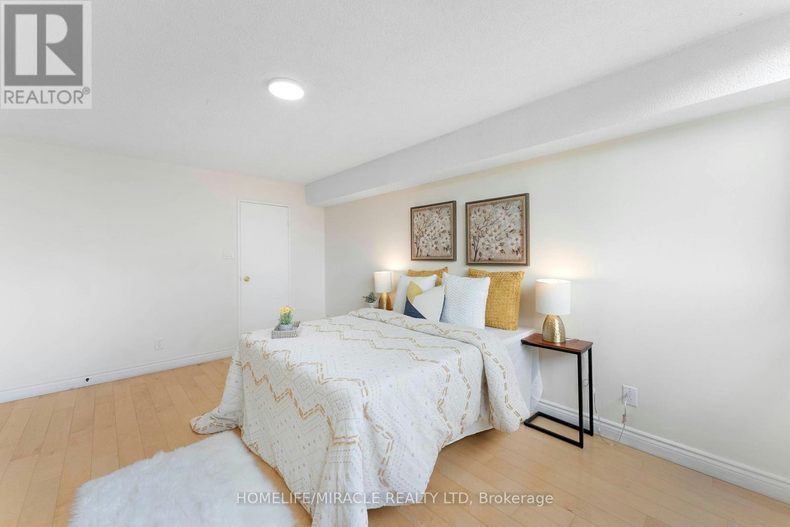 202-3700 Kaneff Crescent N, Mississauga, ON, L5A 4B8 - 5