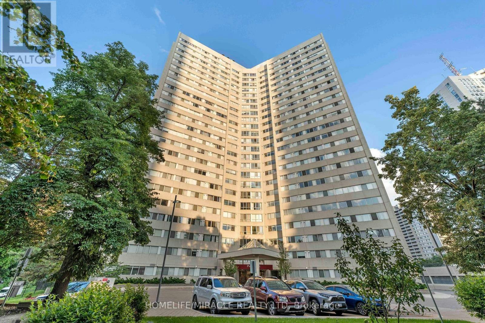 202-3700 Kaneff Crescent N, Mississauga, ON, L5A 4B8