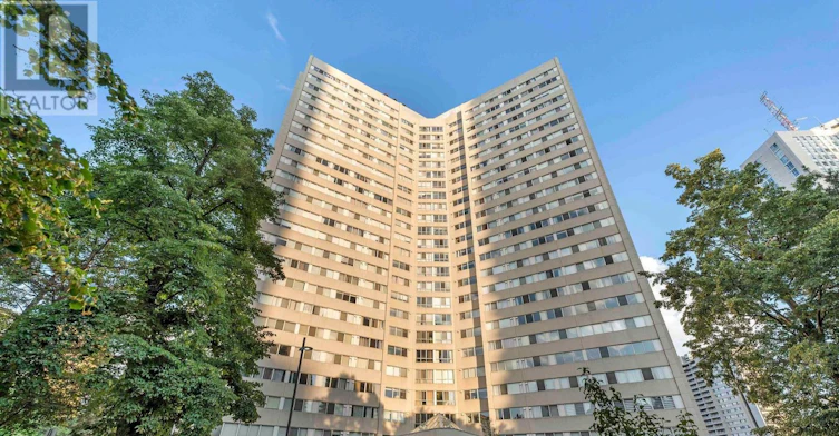 202-3700 Kaneff Crescent N, Mississauga, ON, L5A 4B8