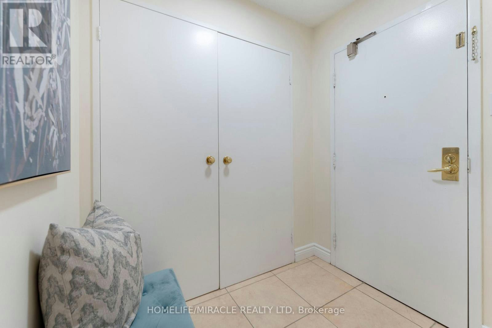 202-3700 Kaneff Crescent N, Mississauga, ON, L5A 4B8 - 17