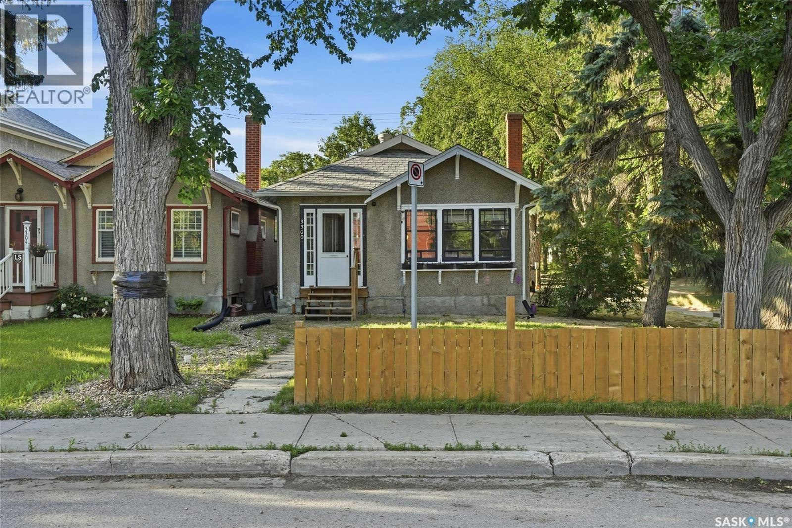 3300 Victoria Avenue, Regina, SK, S4T 1L6