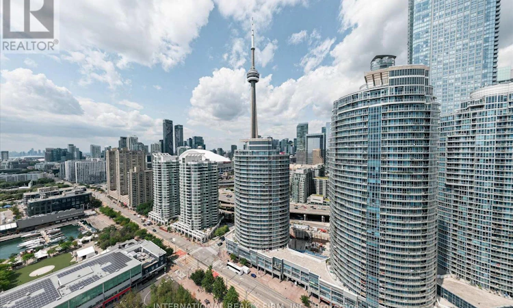 PH4-218 Queens Quay W