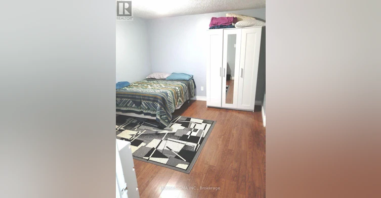 34 Ladner Drive, Toronto, ON, M2J 3Z7 - 2