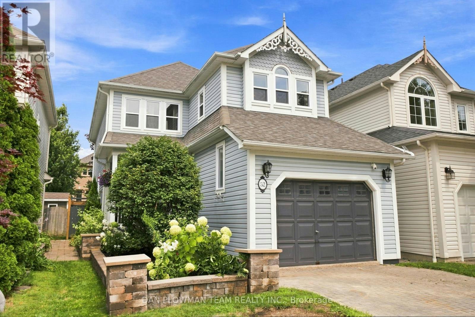 52 Wells Crescent, Whitby, ON, L1M 1C9
