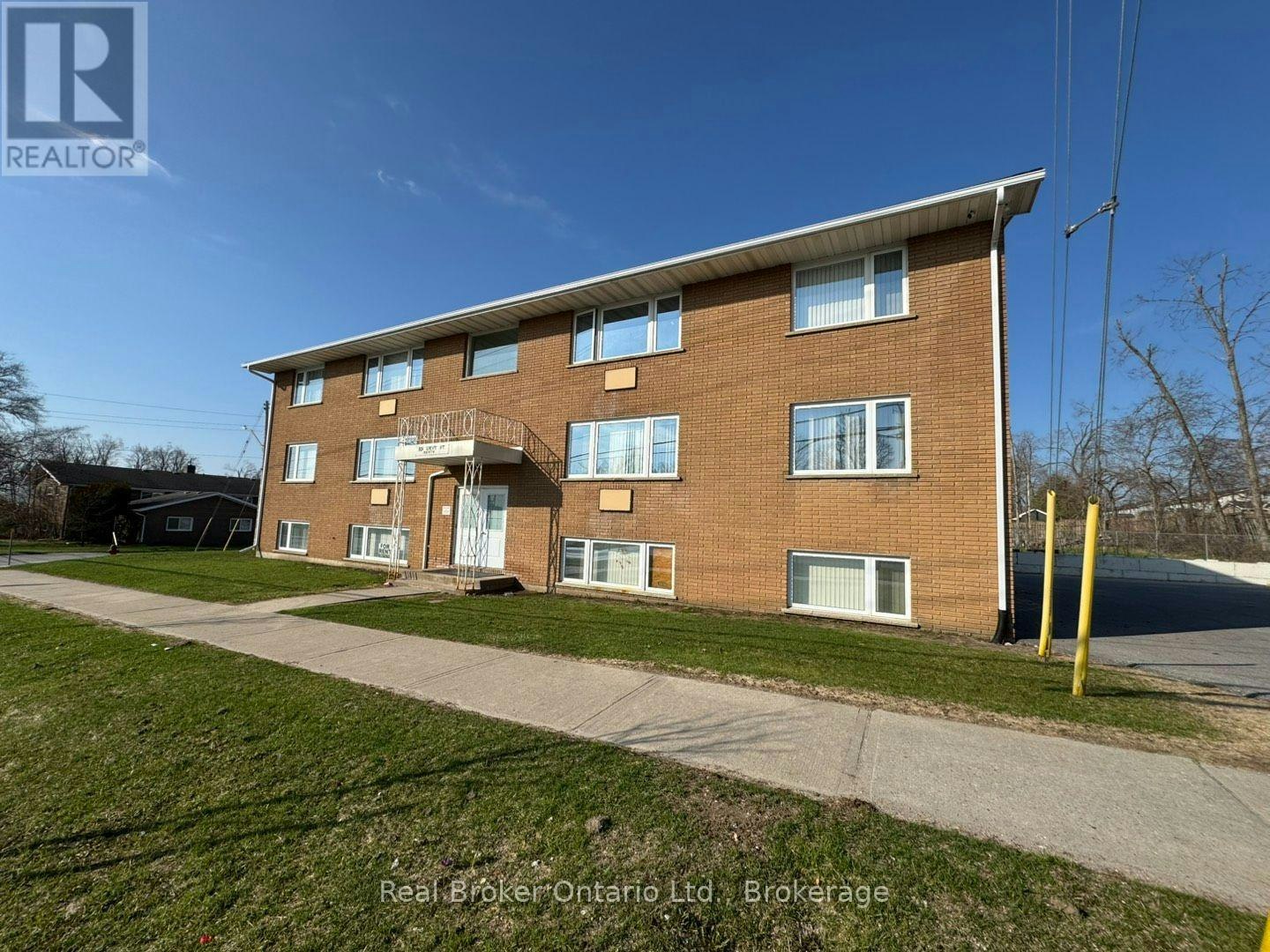 7-301 West Street N, Orillia, ON, L3V 5E1