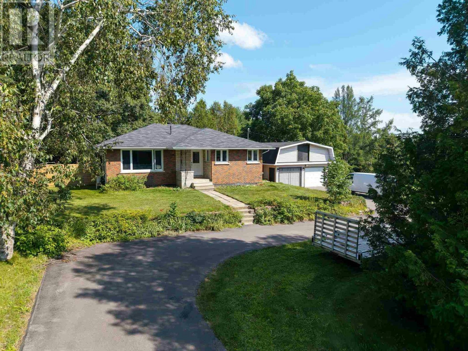 202 Old Goulais Bay Includes 196 Goulais Bay Rd Old Road, Sault Ste. Marie, ON, P6A 0B5