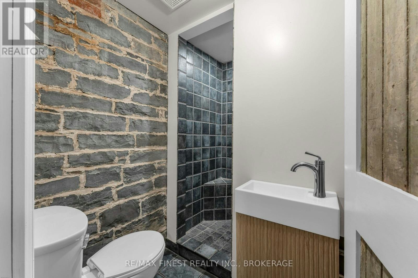 4247 Henderson Road, South Frontenac, ON, K0H 1V0 - 23