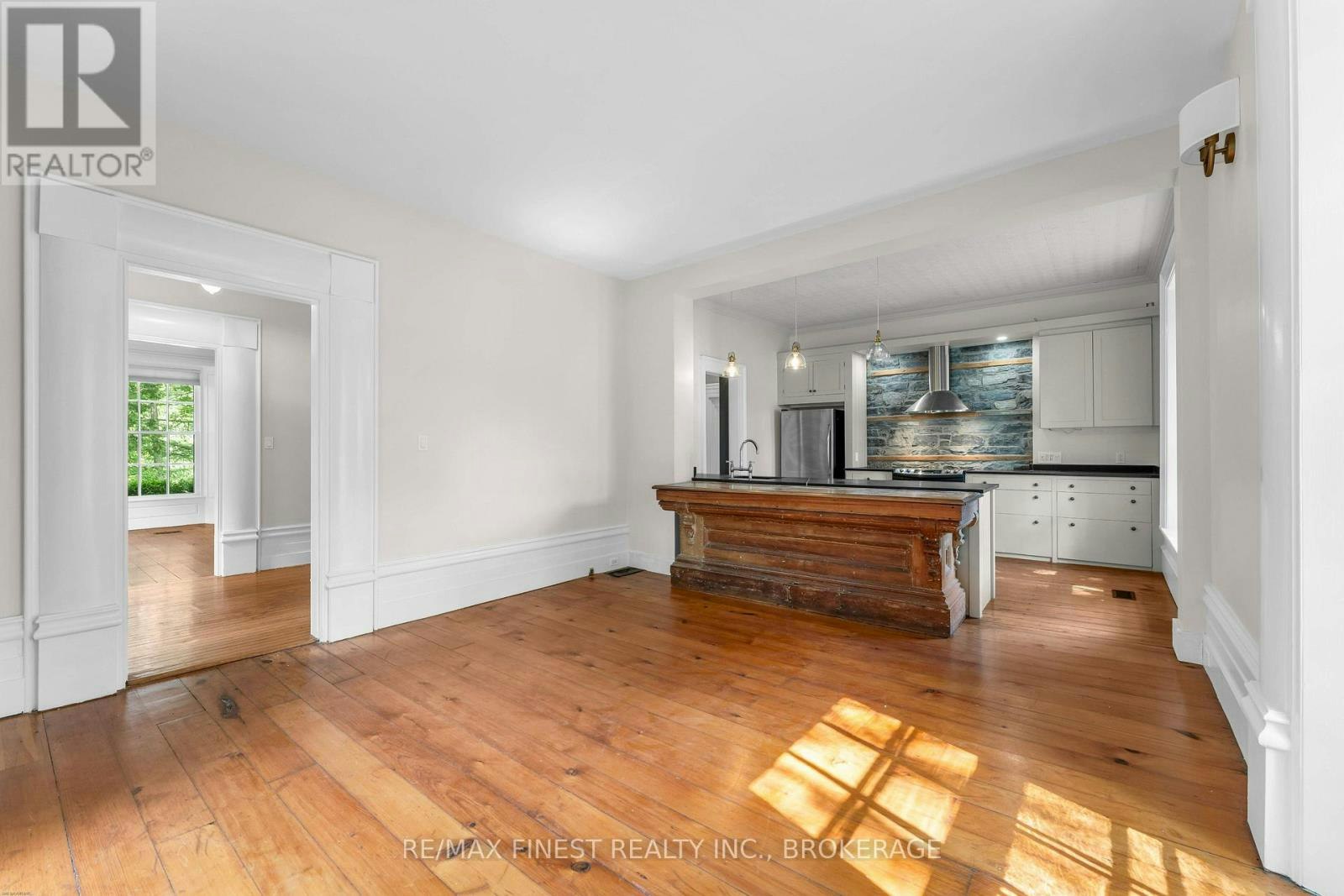 4247 Henderson Road, South Frontenac, ON, K0H 1V0 - 6
