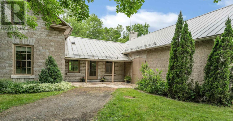 4247 Henderson Road, South Frontenac, ON, K0H 1V0 - 2