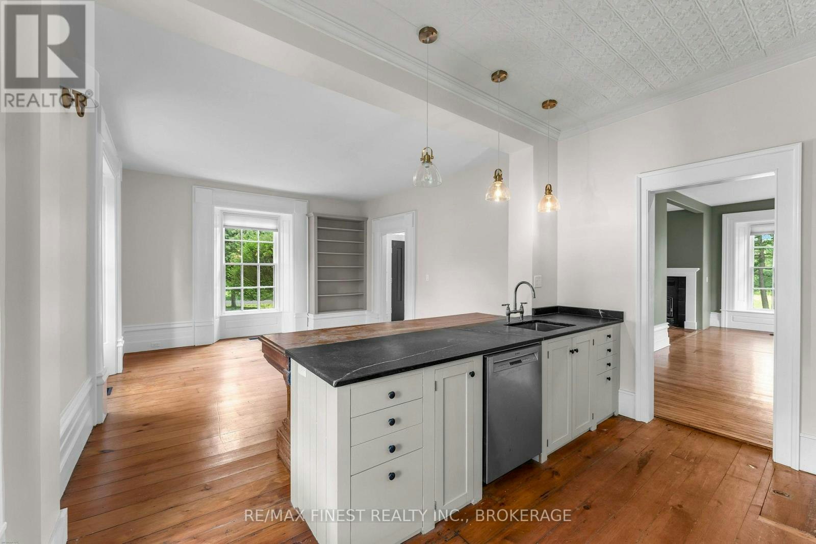 4247 Henderson Road, South Frontenac, ON, K0H 1V0 - 8