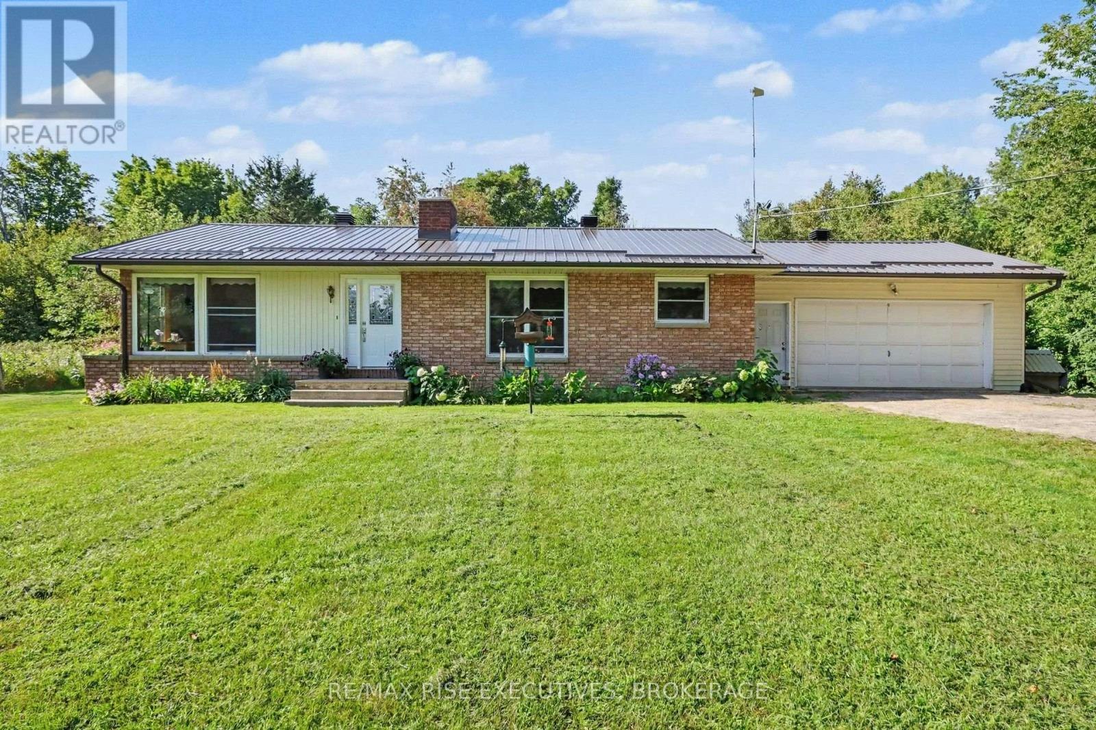 715 Hanna Road, Tay Valley, ON, K0H 2B0