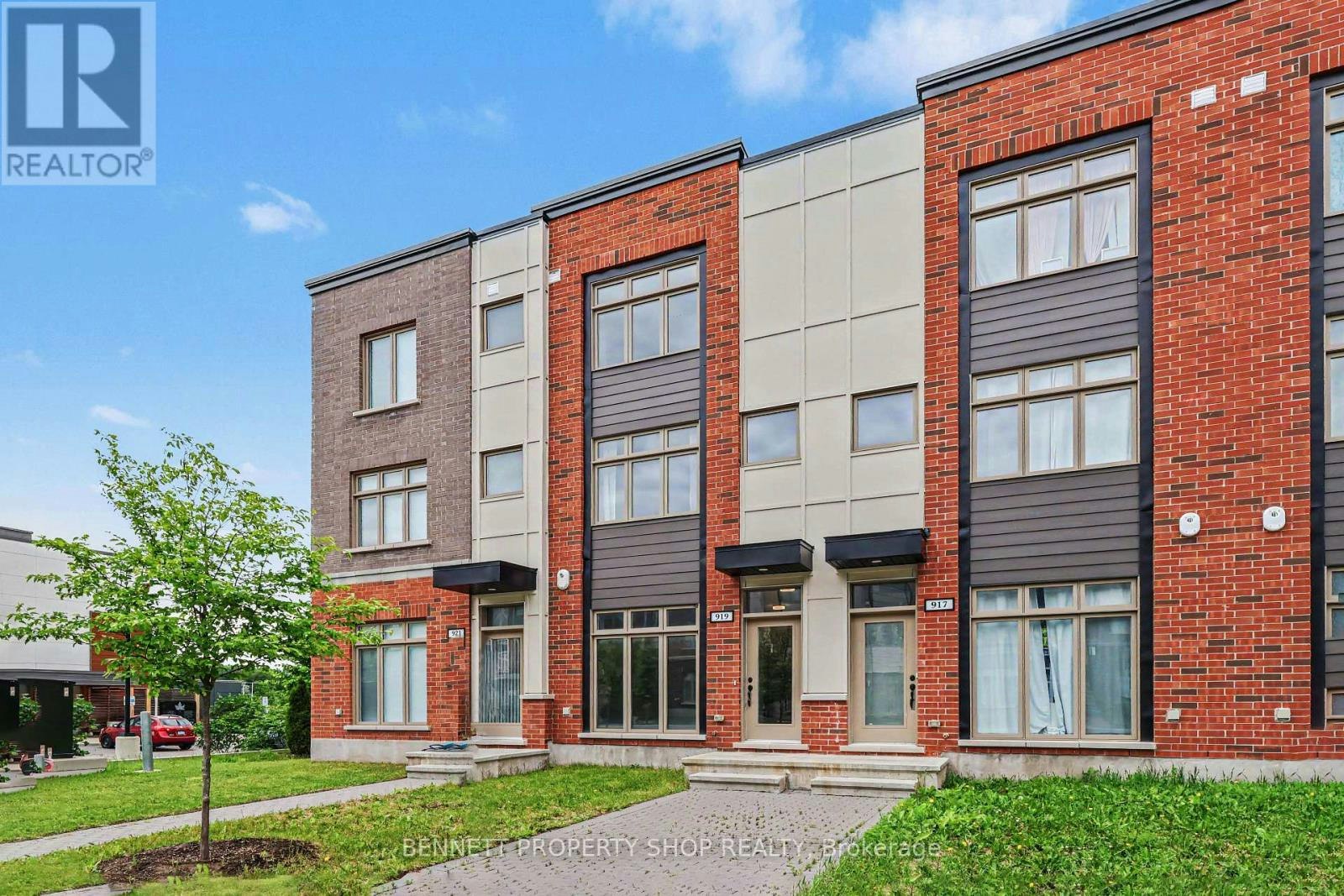 919 Moses Tennisco Street, Ottawa, ON, K1K 5A8