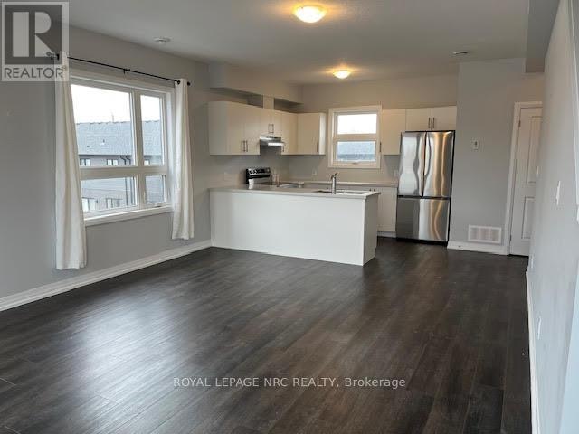 104-6705 Cropp Street, Niagara Falls, ON, L2E 0C1 - 8