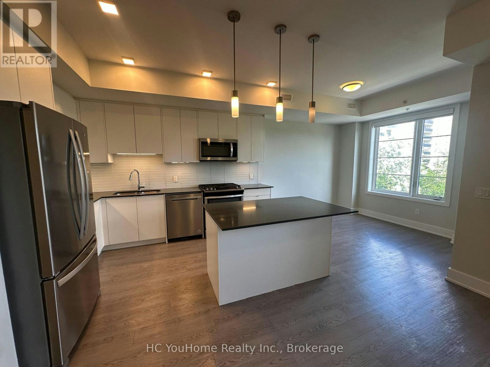 12-1265 Birchmount Road, Toronto, ON, M1P 0E9 - 3