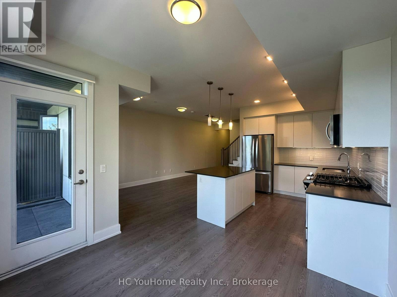 12-1265 Birchmount Road, Toronto, ON, M1P 0E9 - 2