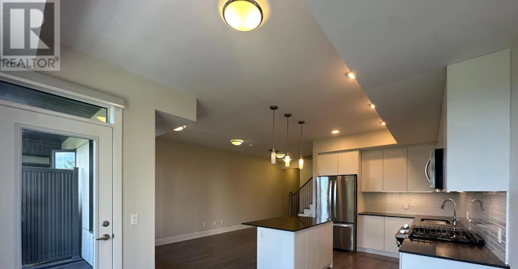 12-1265 Birchmount Road, Toronto, ON, M1P 0E9 - 2