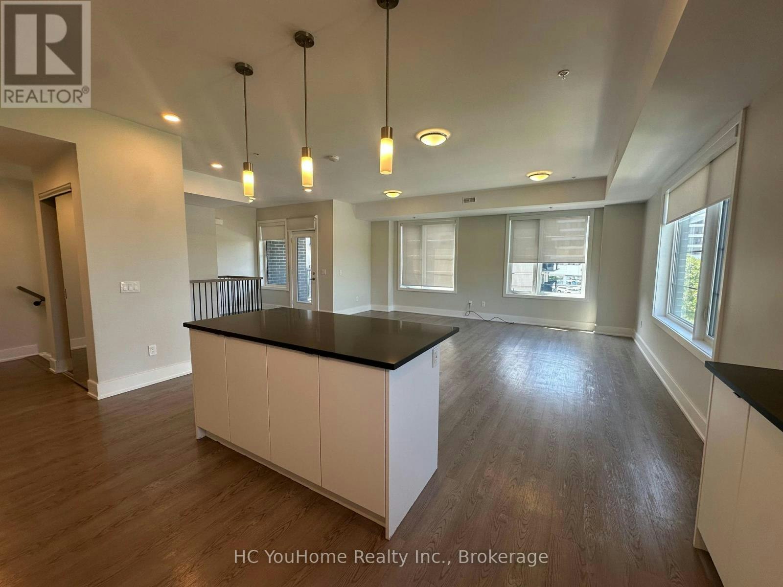02-1265 Birchmount Road, Toronto, ON, M1P 0E9 - 2