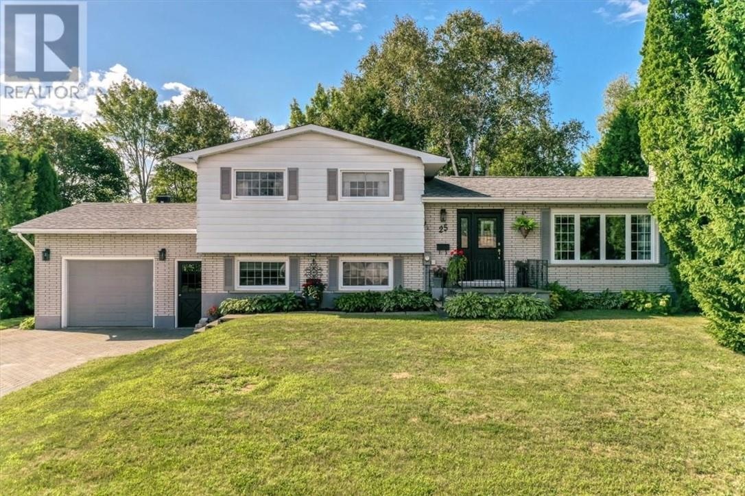 25 Timothy, Greater Sudbury, ON, P3Y 1B1