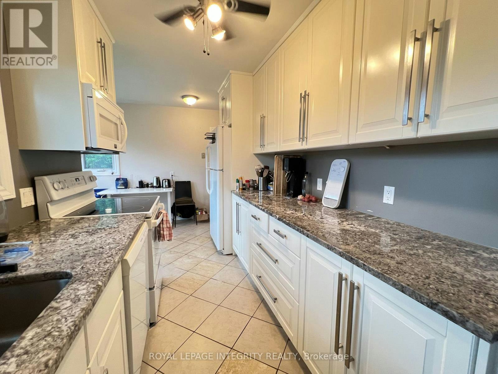 31 Gary Avenue, Ottawa, ON, K2G 3L2 - 8