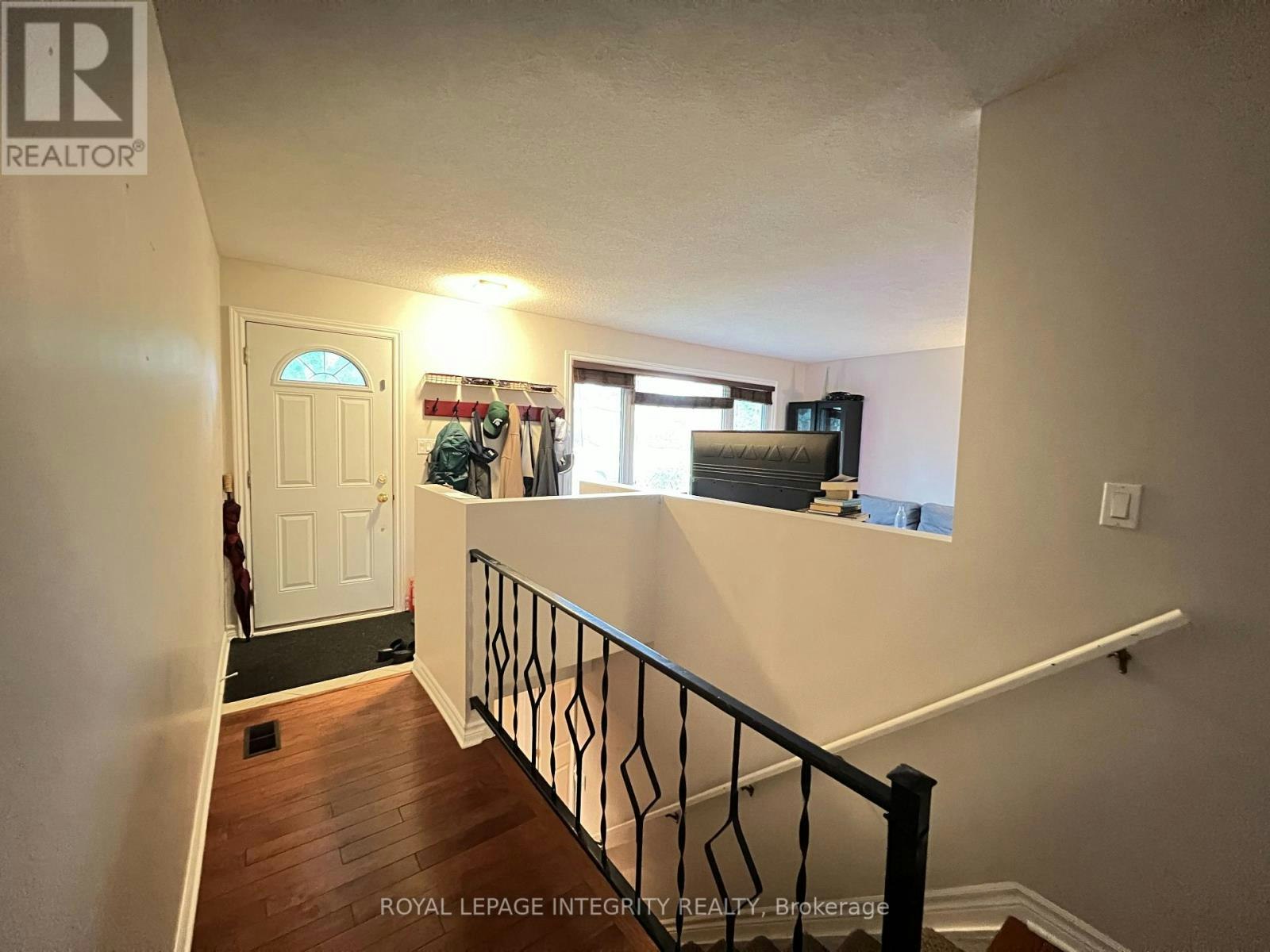 31 Gary Avenue, Ottawa, ON, K2G 3L2 - 3