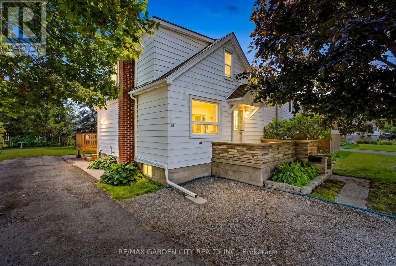 38 Oakwood Street, Port Colborne, ON, L3K 5E9
