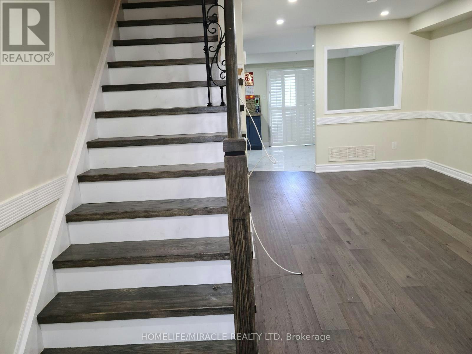 7 Thunderbird Trail, Brampton, ON, L6R 2T4 - 3